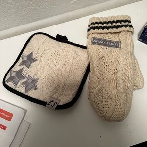 Taylor swift cardigan oven mit and pot holder